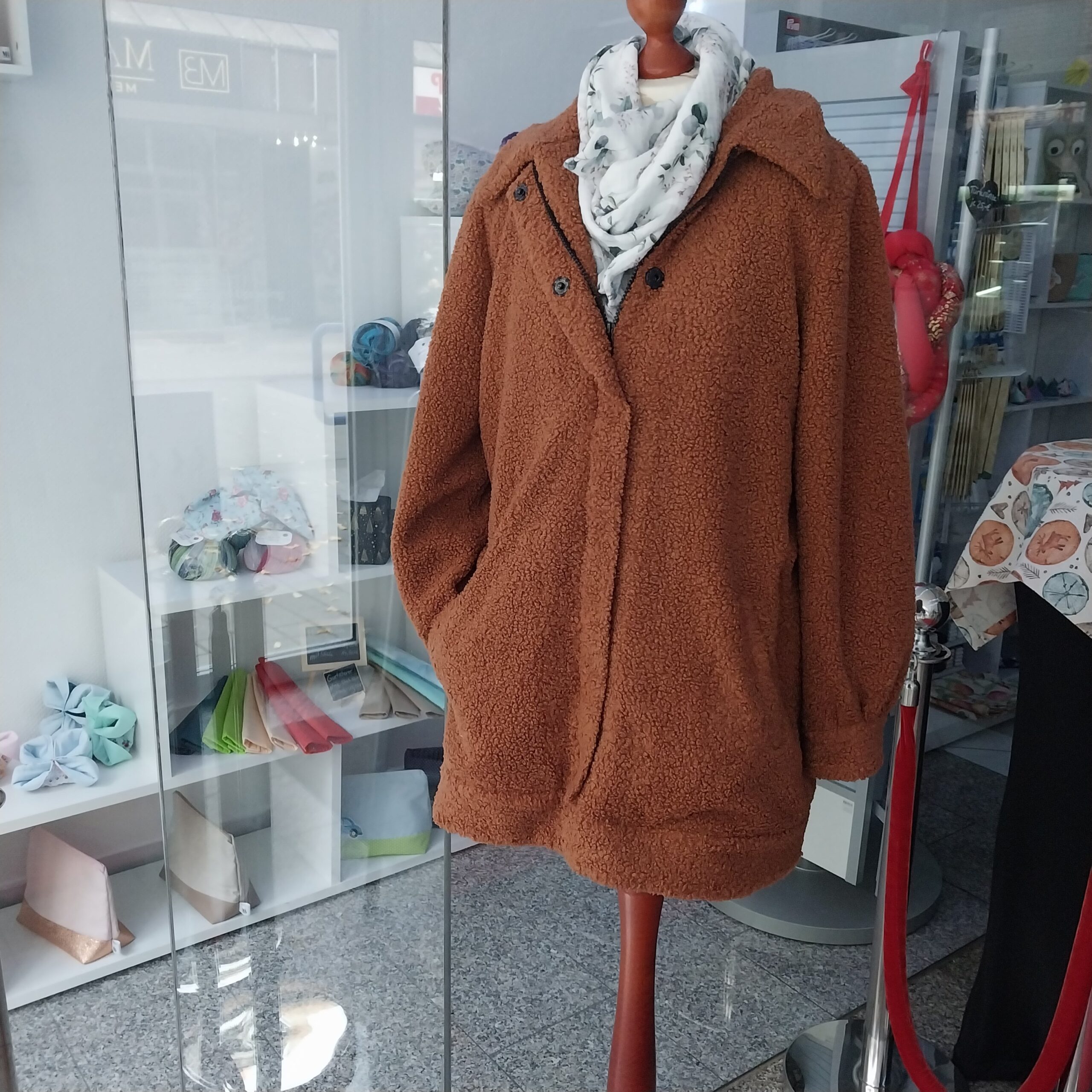Teddy Kunstfelljacke Gr. 42- erhältlich bei MA Modeatelier